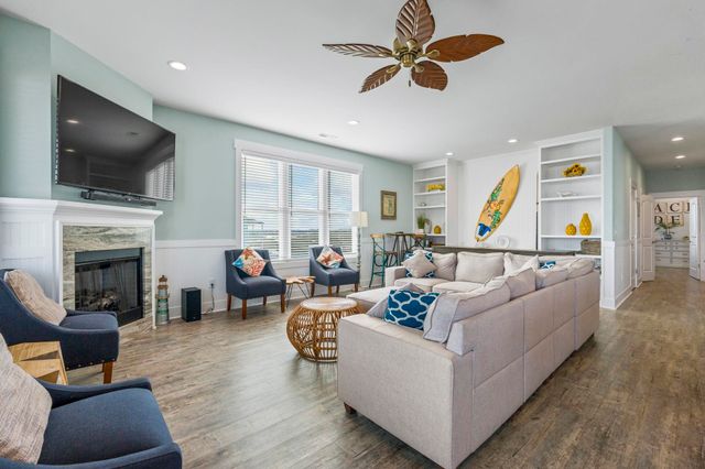 878 S Waccamaw Dr., Murrells Inlet, SC 29576