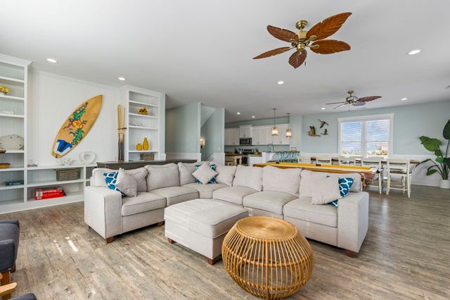 878 S Waccamaw Dr., Murrells Inlet, SC 29576