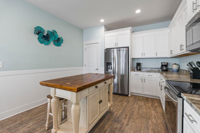 878 S Waccamaw Dr., Murrells Inlet, SC 29576