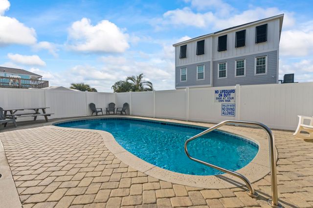 878 S Waccamaw Dr., Murrells Inlet, SC 29576