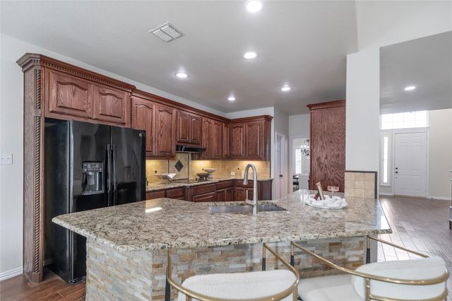 5200 Cornerwood Drive, Fort Worth, TX 76244