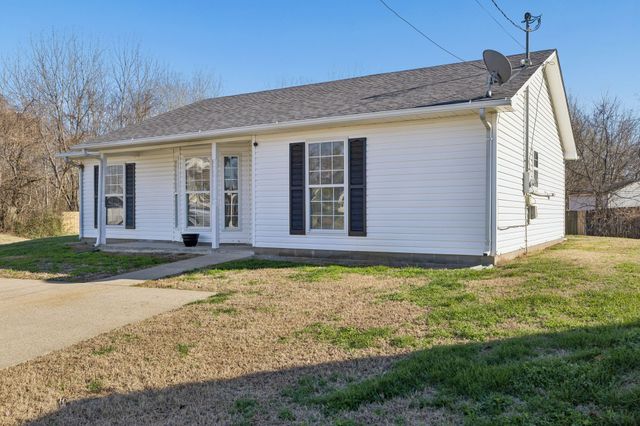 1135 Keith Ave, Oak Grove, KY 42262