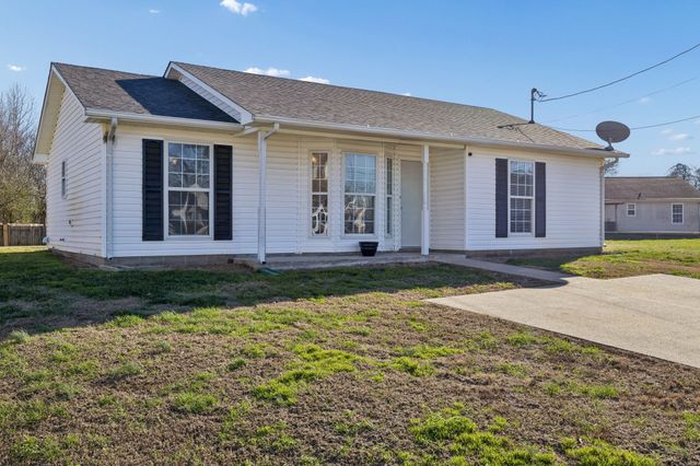 1135 Keith Ave, Oak Grove, KY 42262