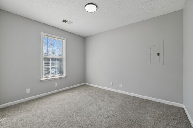 1135 Keith Ave, Oak Grove, KY 42262