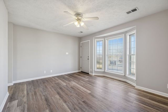 1135 Keith Ave, Oak Grove, KY 42262