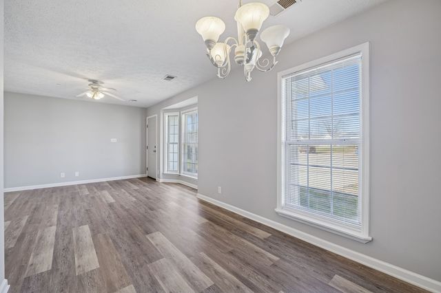 1135 Keith Ave, Oak Grove, KY 42262