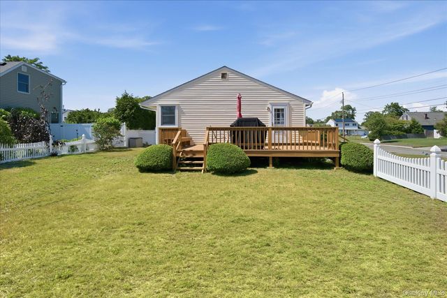 154 8th Avenue, Kings Park, NY 11754