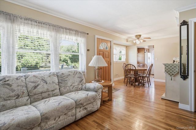 154 8th Avenue, Kings Park, NY 11754