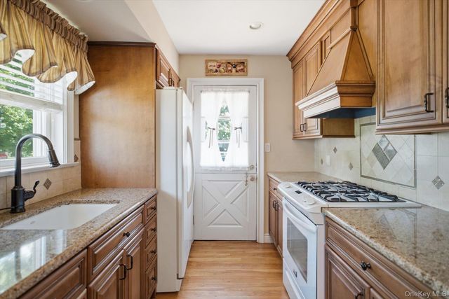154 8th Avenue, Kings Park, NY 11754