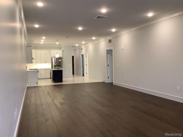 856 N N OLD WOODWARD AVE Unit 202 Avenue 202, Birmingham, MI 48009