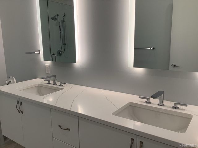 856 N N OLD WOODWARD AVE Unit 202 Avenue 202, Birmingham, MI 48009