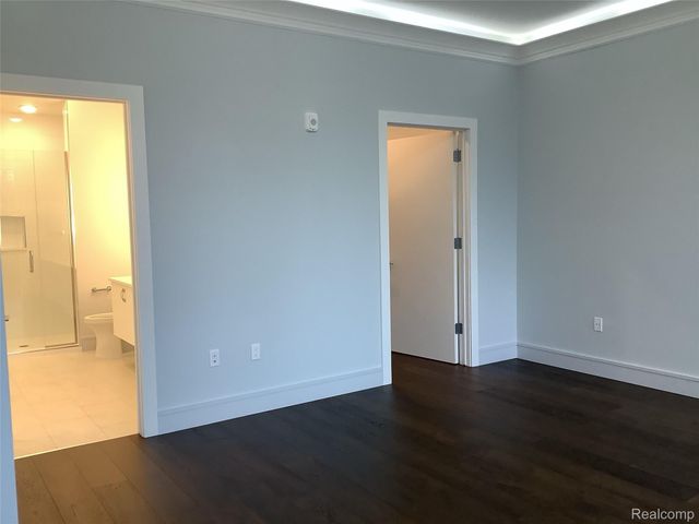 856 N N OLD WOODWARD AVE Unit 202 Avenue 202, Birmingham, MI 48009