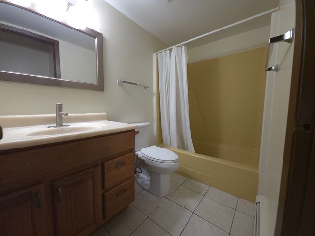 412 E Bailey Road 203, Naperville, IL 60565