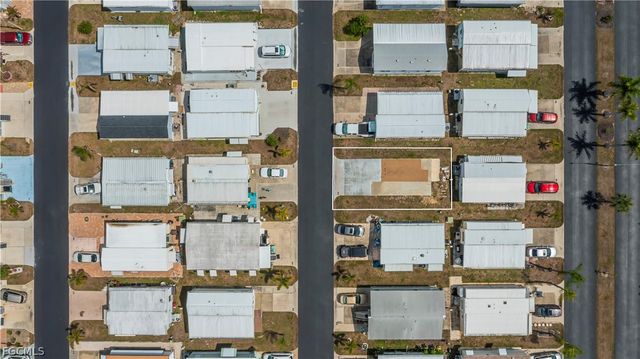 25 La Fonda LN, North Fort Myers, FL 33903