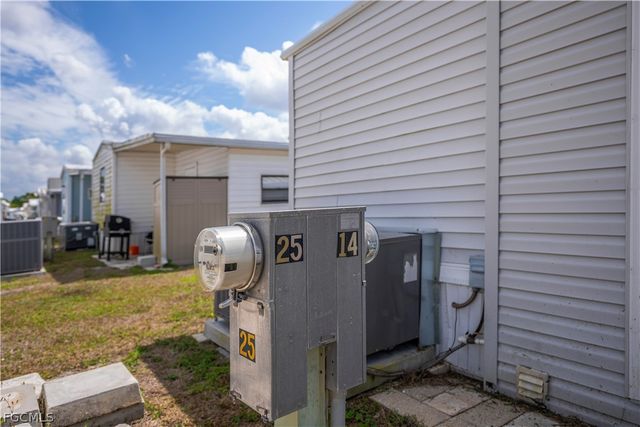 25 La Fonda LN, North Fort Myers, FL 33903