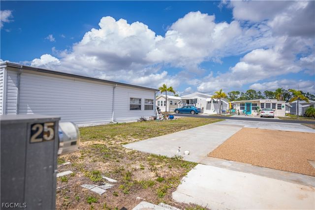 25 La Fonda LN, North Fort Myers, FL 33903