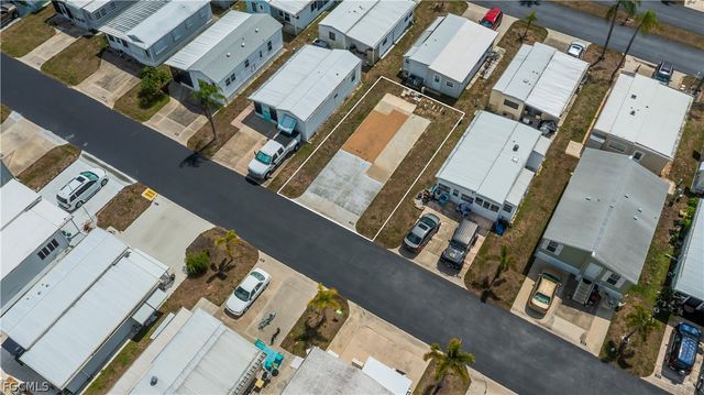 25 La Fonda LN, North Fort Myers, FL 33903