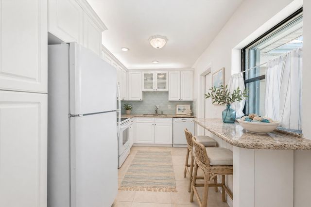 16 SE Turtle Creek Drive E, Tequesta, FL 33469