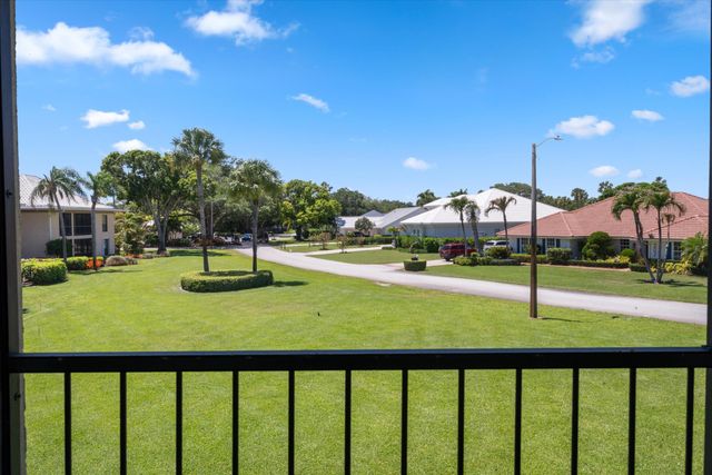 16 SE Turtle Creek Drive E, Tequesta, FL 33469