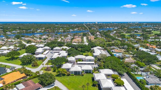 16 SE Turtle Creek Drive E, Tequesta, FL 33469