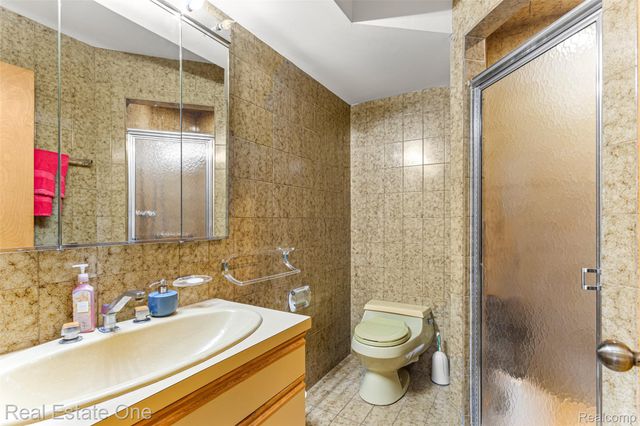 18191 Country Club Circle, Riverview, MI 48193