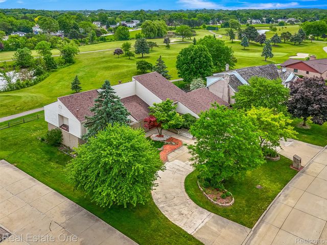 18191 Country Club Circle, Riverview, MI 48193