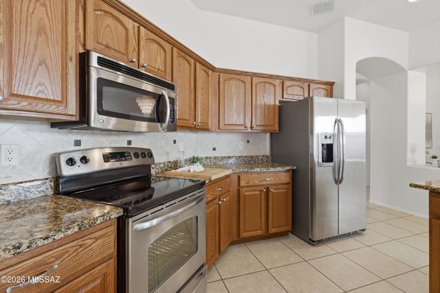 10046 E Cedar Hill Drive, Tucson, AZ 85748