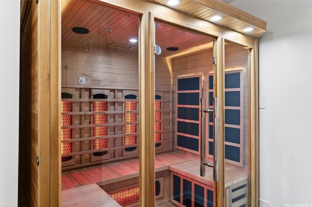 125 N Kalaheo Avenue, Kailua, HI 96734