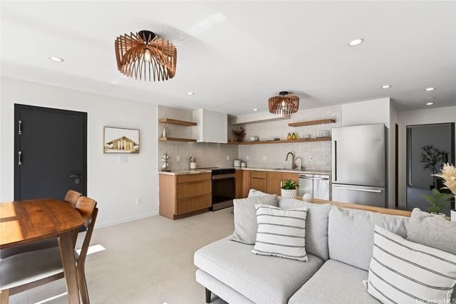 125 N Kalaheo Avenue, Kailua, HI 96734