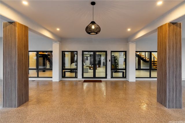 125 N Kalaheo Avenue, Kailua, HI 96734