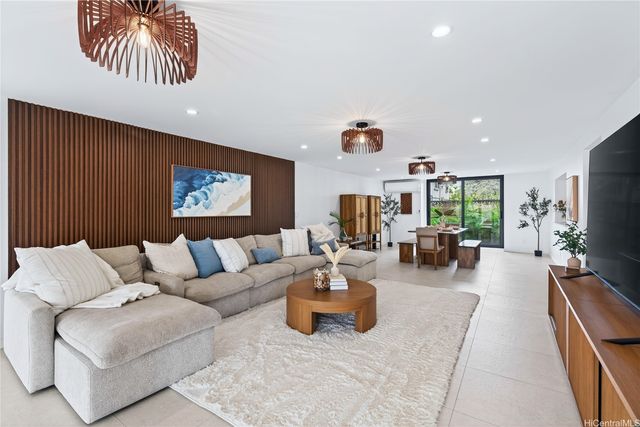 125 N Kalaheo Avenue, Kailua, HI 96734