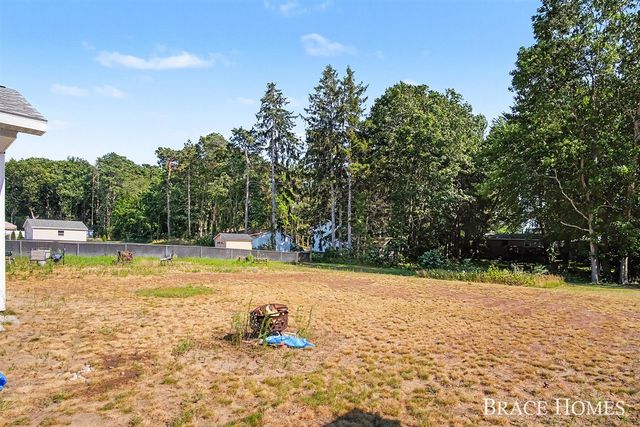 1808 Robinson Street, Grand Haven, MI 49417