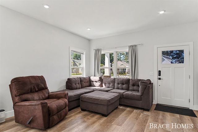 1808 Robinson Street, Grand Haven, MI 49417