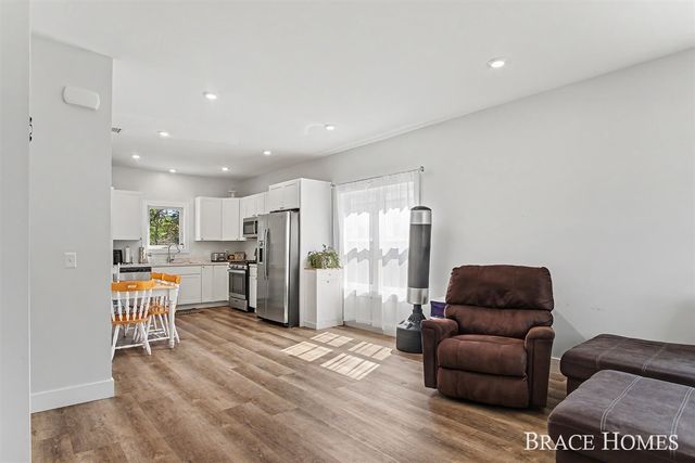 1808 Robinson Street, Grand Haven, MI 49417