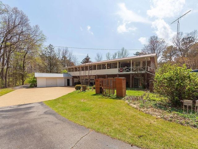 249 Peace Chapel Rd, Scotts Hill, TN 38374