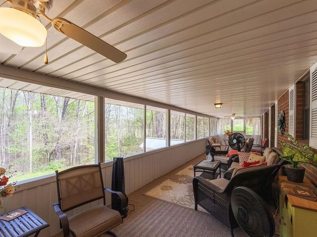 249 Peace Chapel Rd, Scotts Hill, TN 38374