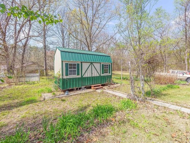 249 Peace Chapel Rd, Scotts Hill, TN 38374