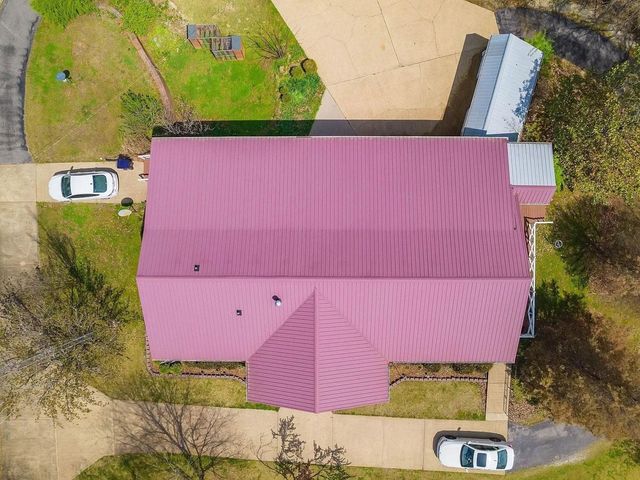 249 Peace Chapel Rd, Scotts Hill, TN 38374