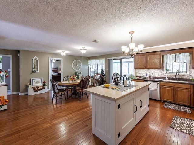 249 Peace Chapel Rd, Scotts Hill, TN 38374