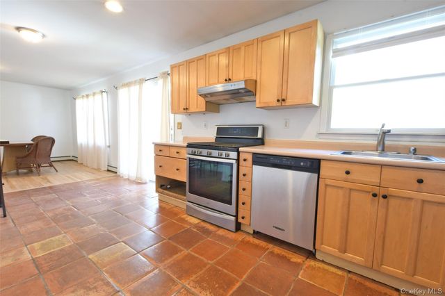 28 Williston Road, Sound Beach, NY 11789