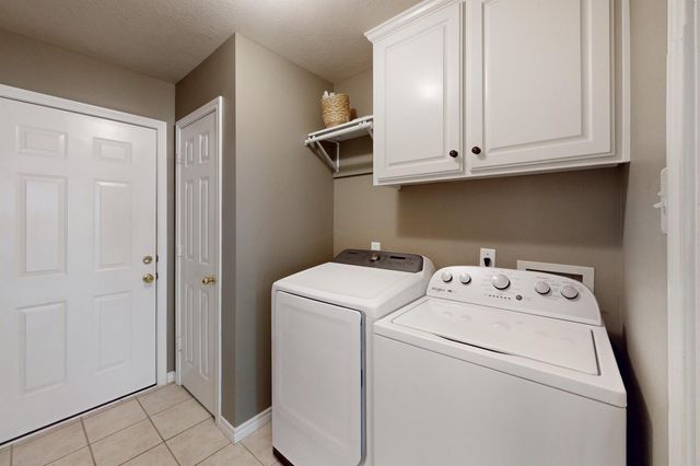 4107 Settlers Way, Bryan, TX 77808