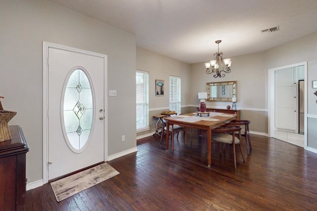 4107 Settlers Way, Bryan, TX 77808