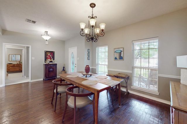 4107 Settlers Way, Bryan, TX 77808