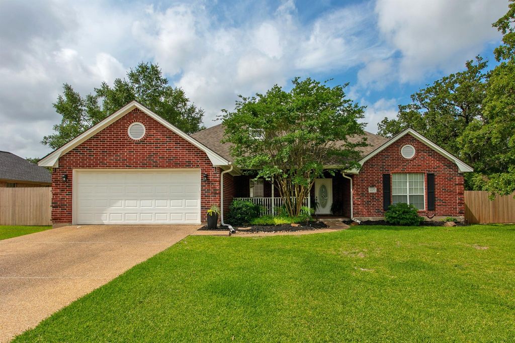 4107 Settlers Way, Bryan, TX 77808