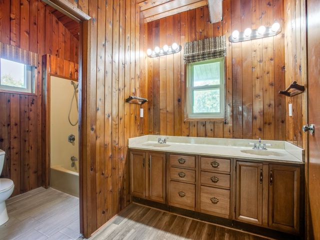 1800 Oak Country, Weatherford, TX 76085