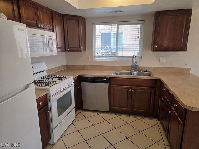 536 Close Avenue, Henderson, NV 89011