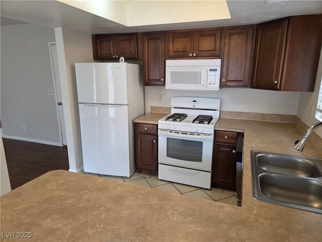 536 Close Avenue, Henderson, NV 89011