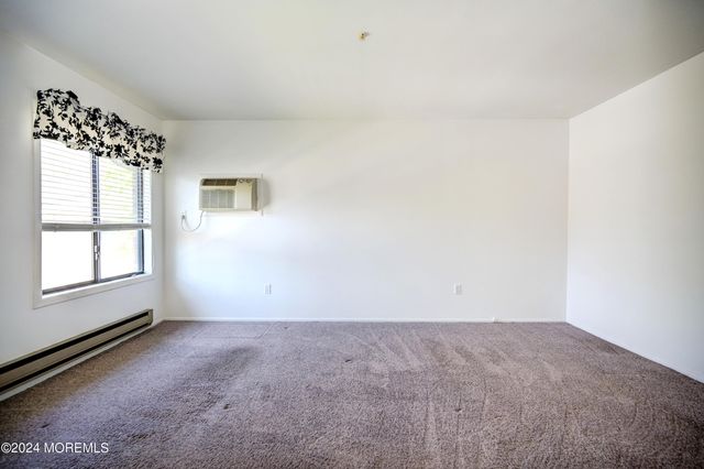 59 Amberly Drive F, Manalapan, NJ 07726