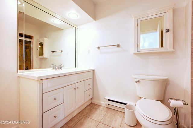 59 Amberly Drive F, Manalapan, NJ 07726