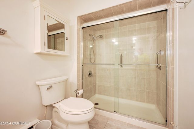 59 Amberly Drive F, Manalapan, NJ 07726